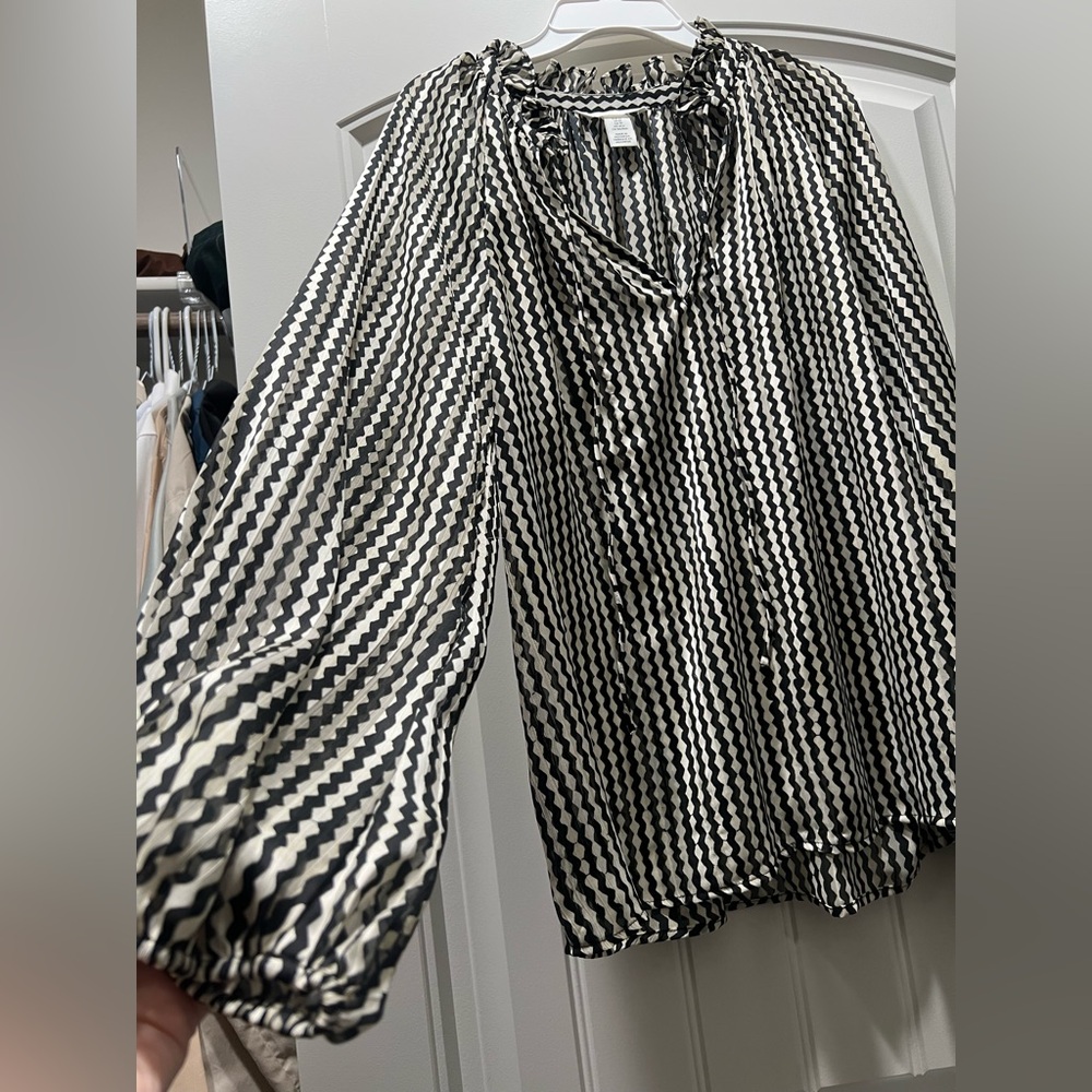 NWOT H&M crepe blouse